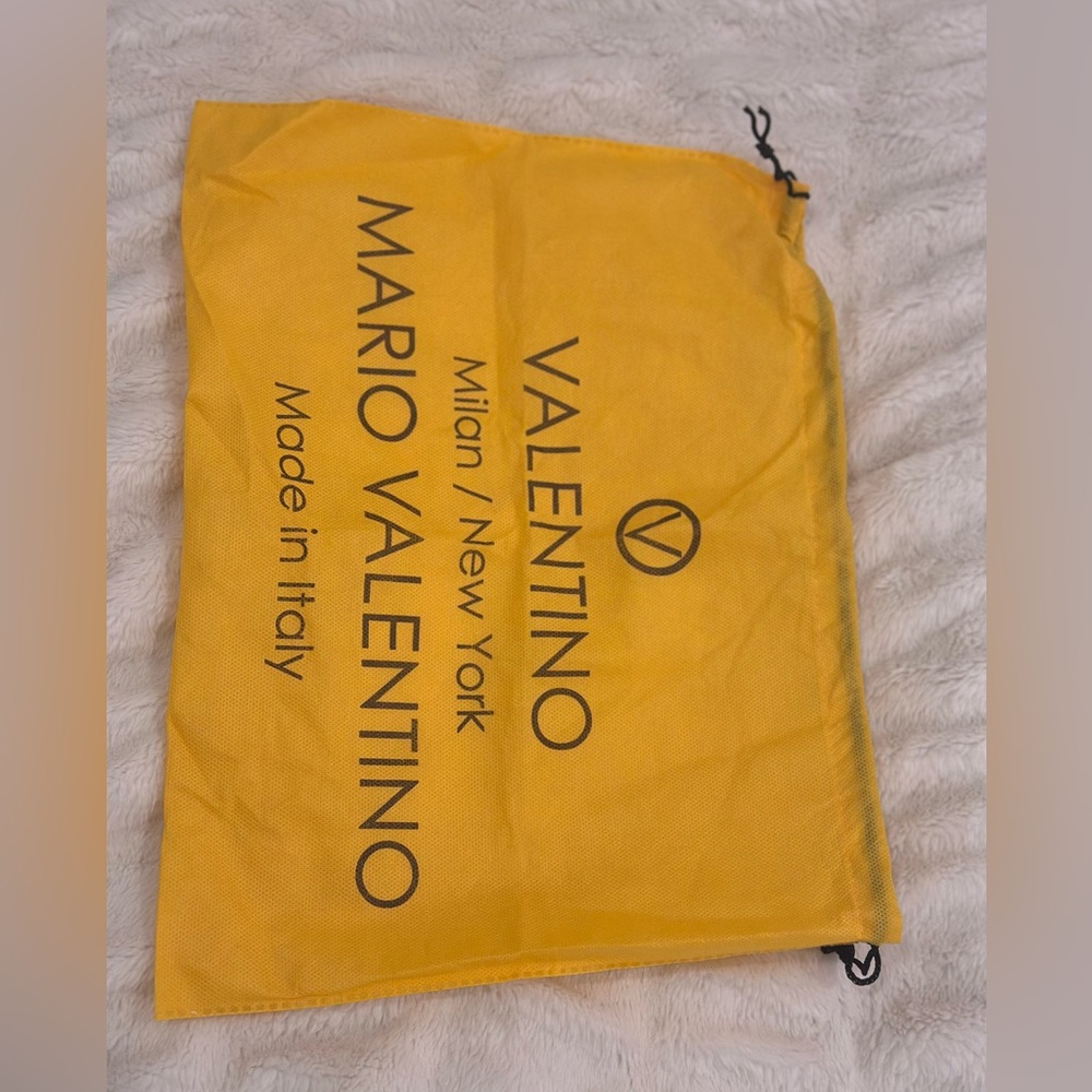 Valentino dustbag